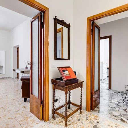 Vivilo Collection - San Vito View Apartment - 3 Bdr 2 Baths ローマ エクステリア 写真