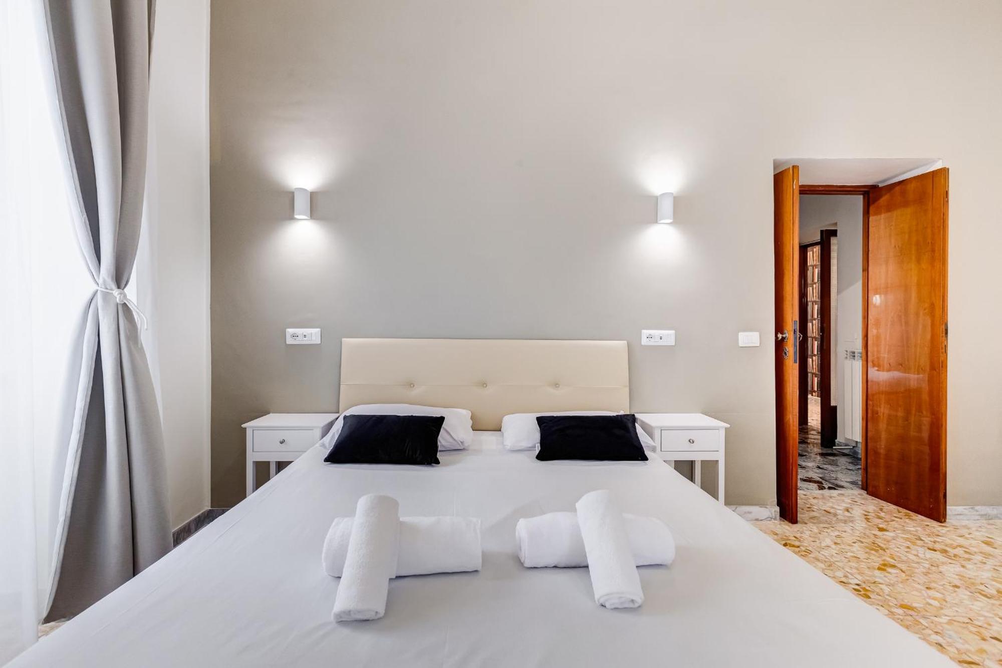 Vivilo Collection - San Vito View Apartment - 3 Bdr 2 Baths ローマ エクステリア 写真