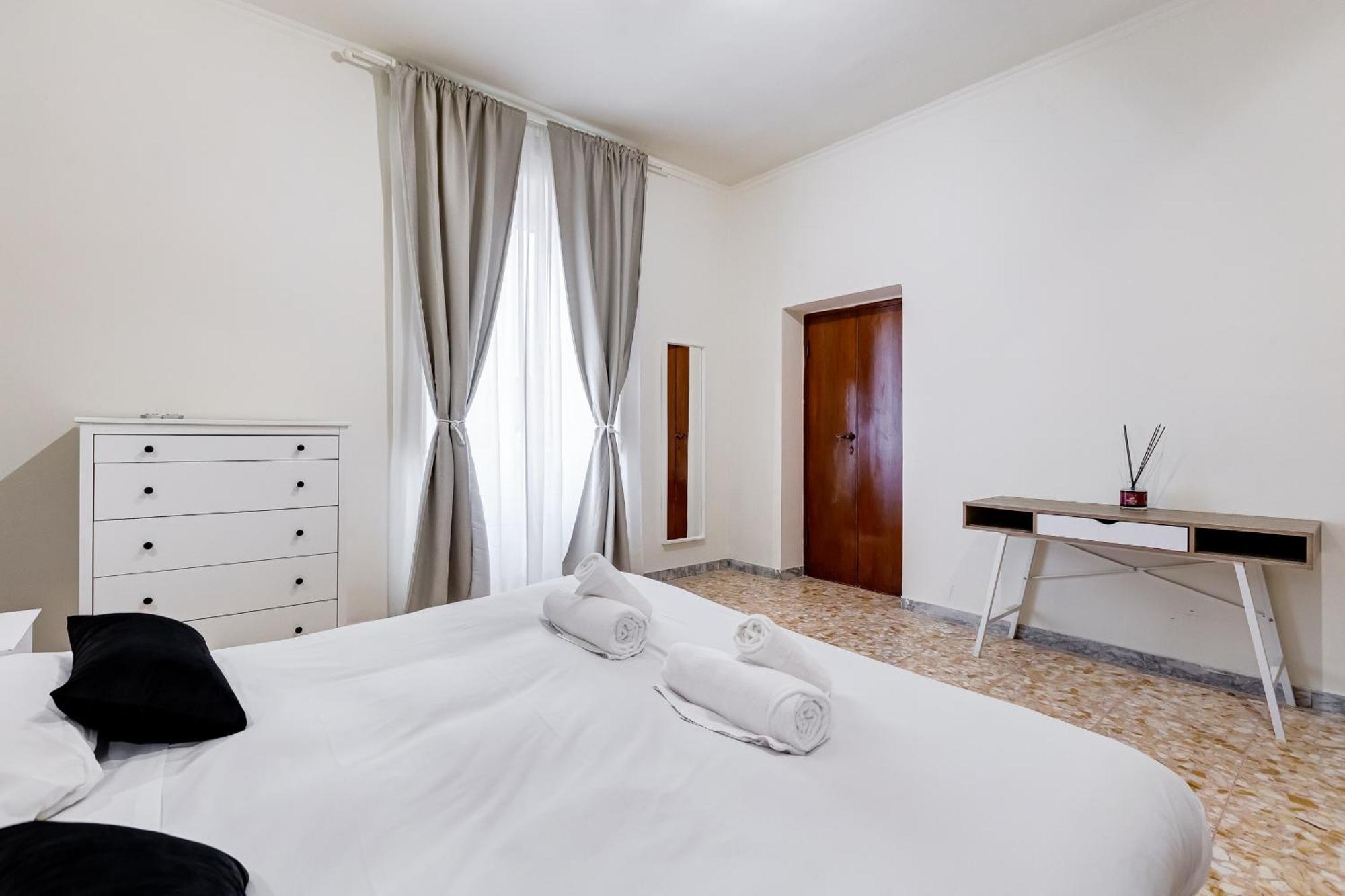 Vivilo Collection - San Vito View Apartment - 3 Bdr 2 Baths ローマ エクステリア 写真