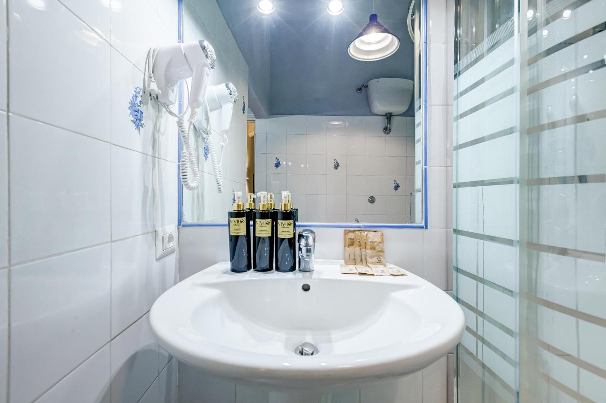Vivilo Collection - San Vito View Apartment - 3 Bdr 2 Baths ローマ エクステリア 写真