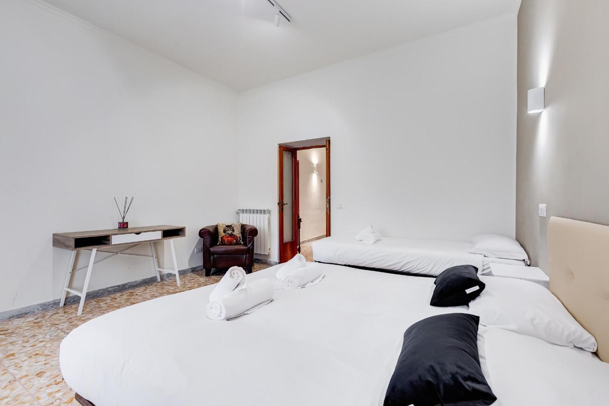 Vivilo Collection - San Vito View Apartment - 3 Bdr 2 Baths ローマ エクステリア 写真